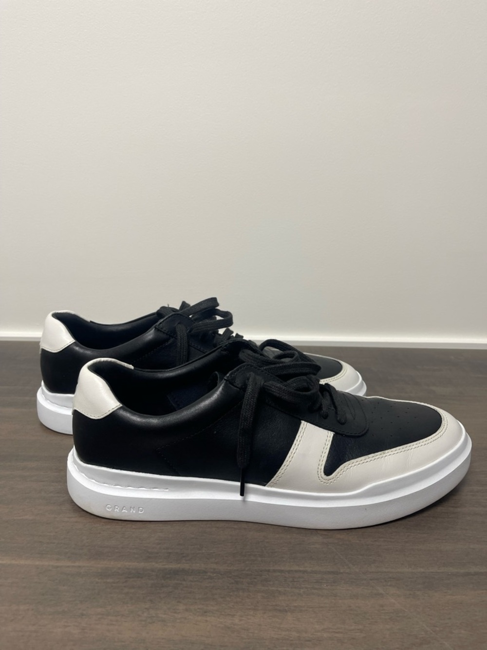 Cole Haan GrandPro Sneakers Men’s Size 10 Black & White Leather